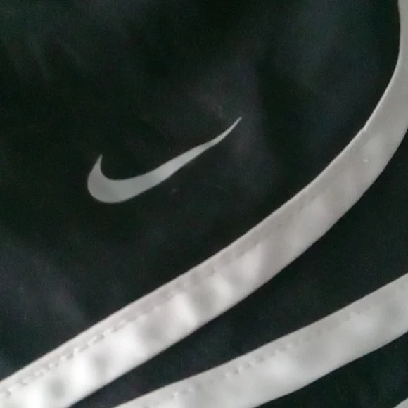 Nike girls xs dri-fit wide short - Picture 2 of 3